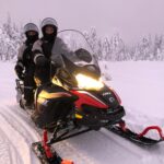 Motos de nieve en Laponia